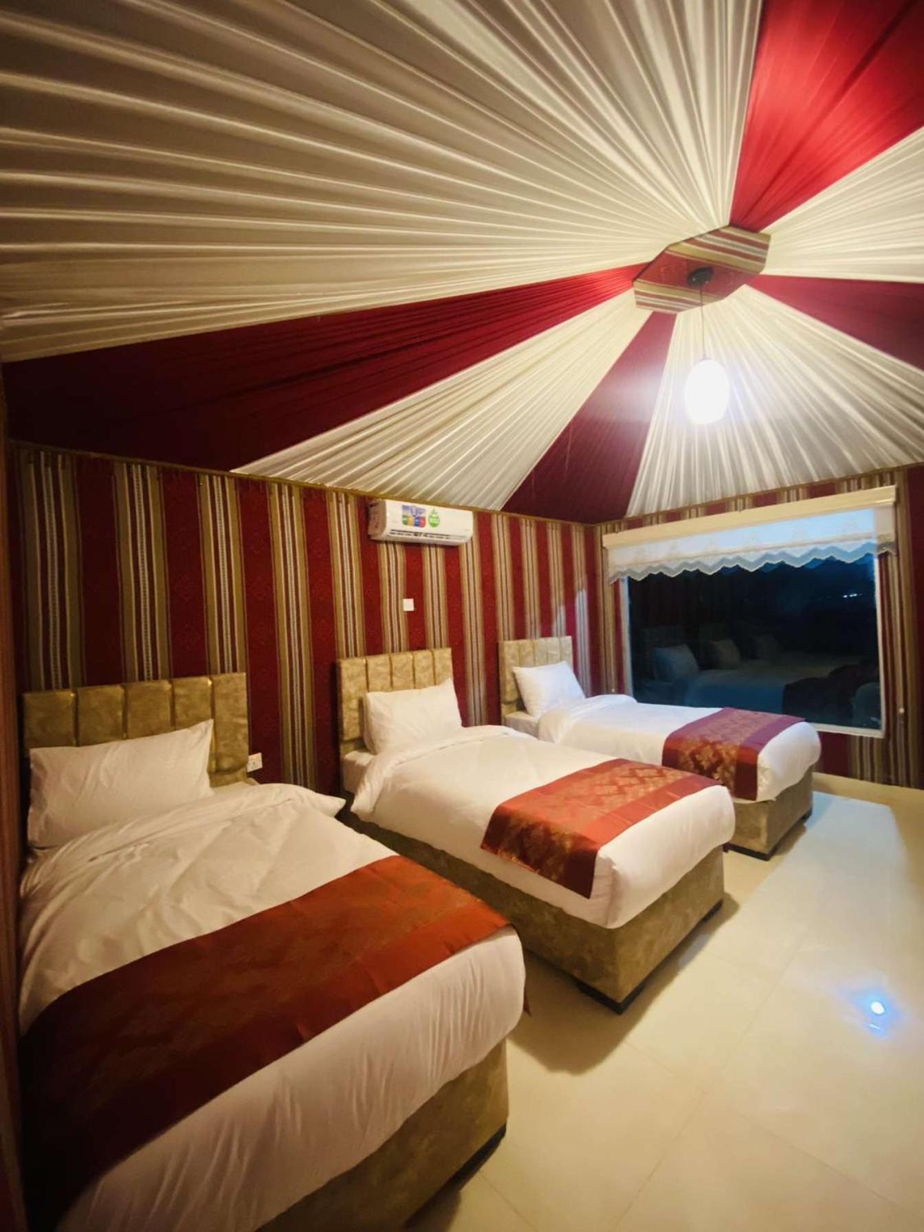 Wadi Rum Sky Camp Kültér fotó