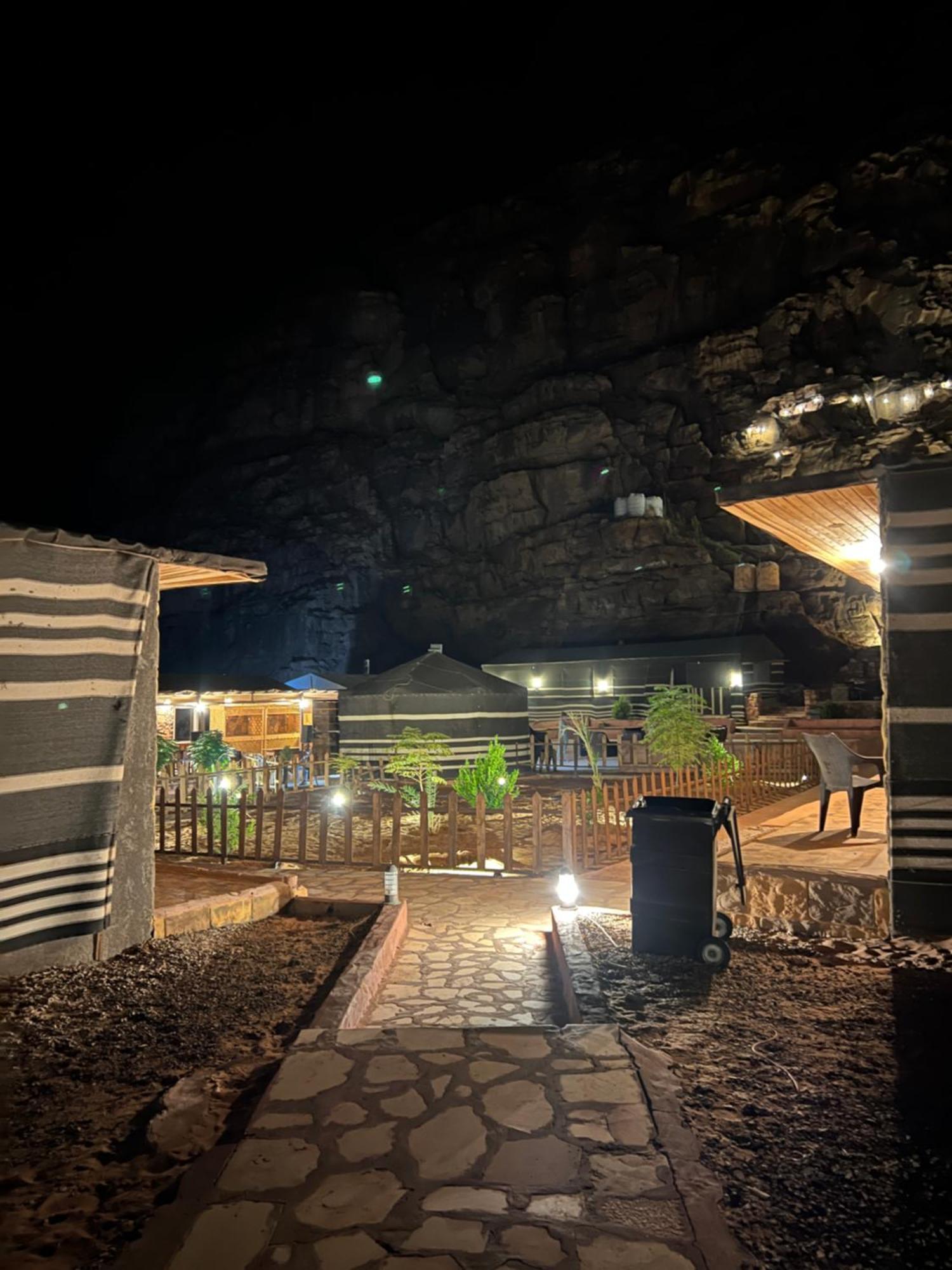 Wadi Rum Sky Camp Kültér fotó